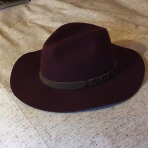 Pistil felted hat